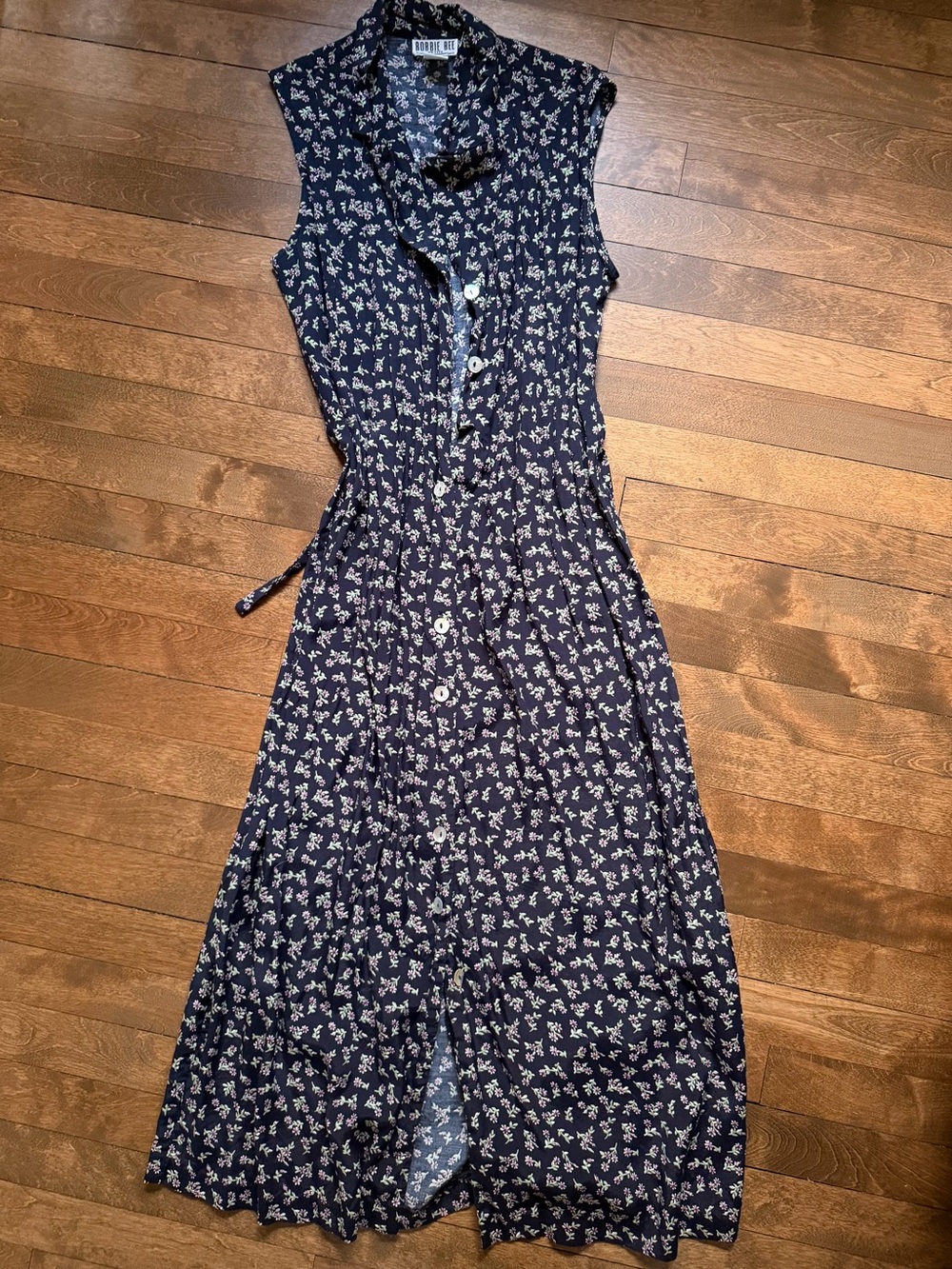 Robbie Bee Navy and White Floral Sleeveless Button-Front Maxi Dress
